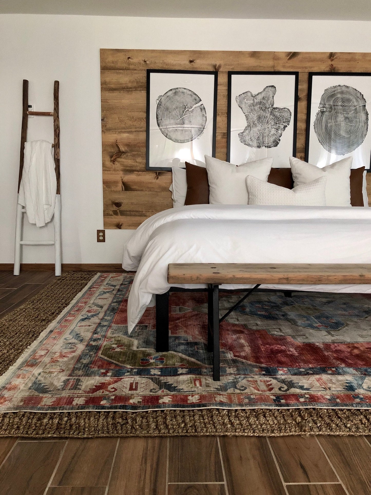 Minimalist Black & White Tree Ring Wall Art – Set of 3